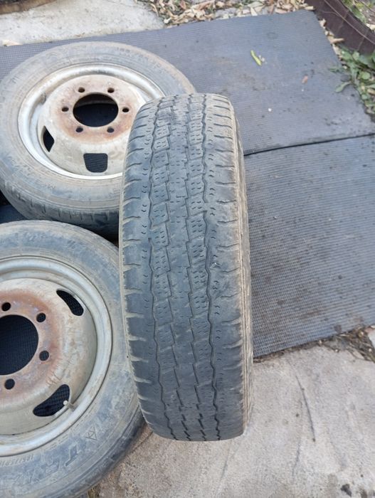 Продам резину с дисками б/у на Газель