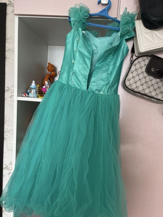 праздничное платье для девочки. возраст 7- 11 лет