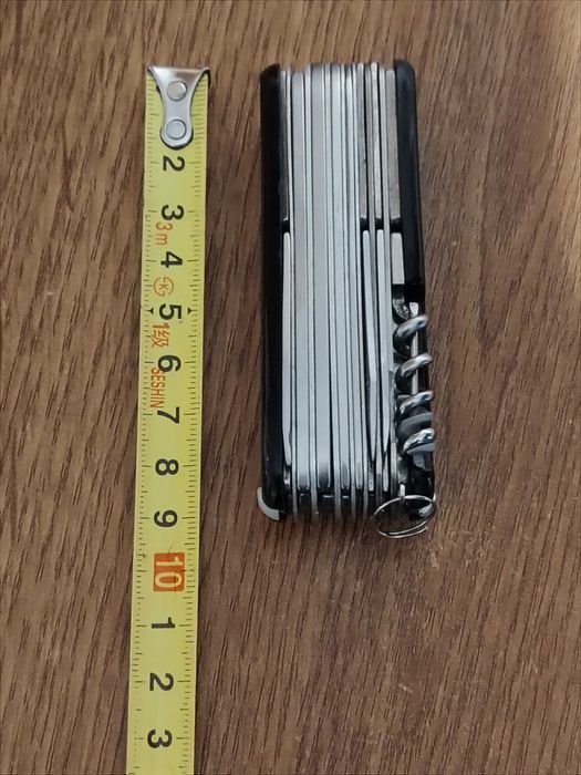 Briceag inox multi functional cu 13 utilitati