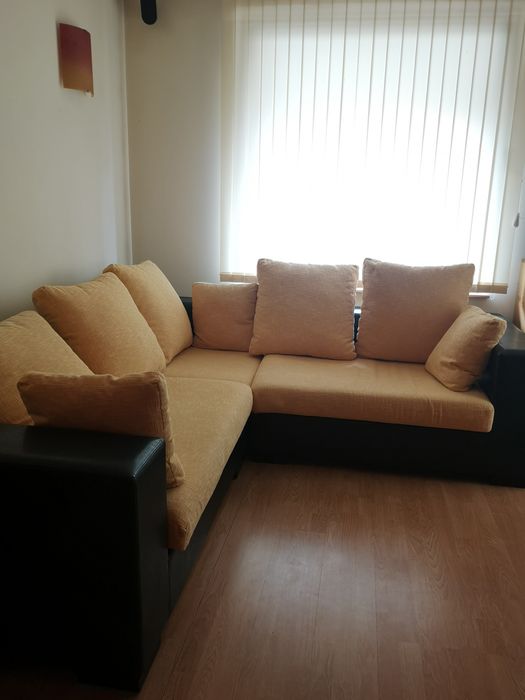 Продавам уникален поръчков диван с универсален ъгъл. Уникат, отличен