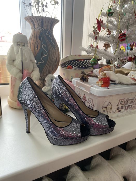 Туфли новые нарядные