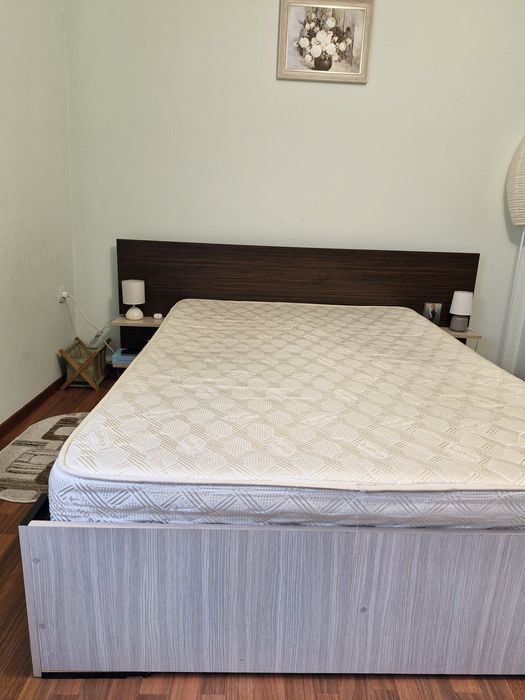 Pat dublu ,cu saltea .