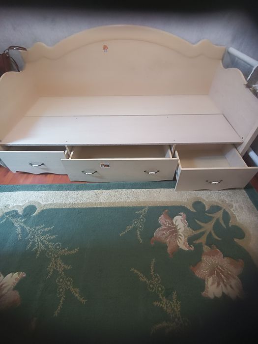 Кровать б/у продам