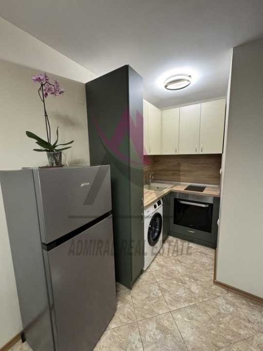 Дава се под наем Двустаен апартамент в Варна, Център - 60 кв.м за 518.67 € - Снимка #2