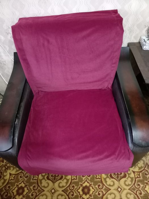 Продам покрывало на диван и два кресла.