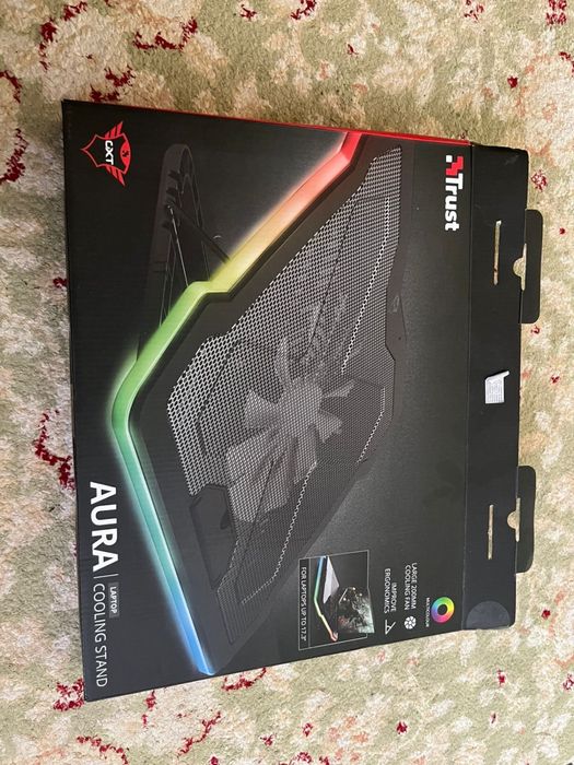 Охлаждающая подставка для ноутбука