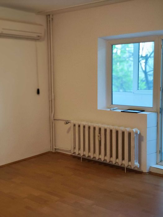 vand apt renovat 2 camere Calea Vitan, Bucuresti