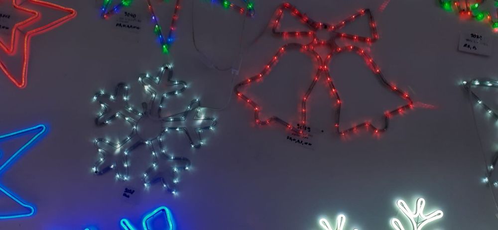 Ornamente luminoase led pentru sărbători