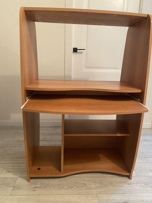 Компьютерный столик недорого,деревянный