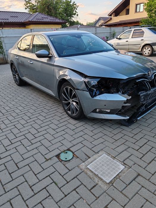 Skoda Superb Laurin&Klement Diesel 190 CP. Avariată