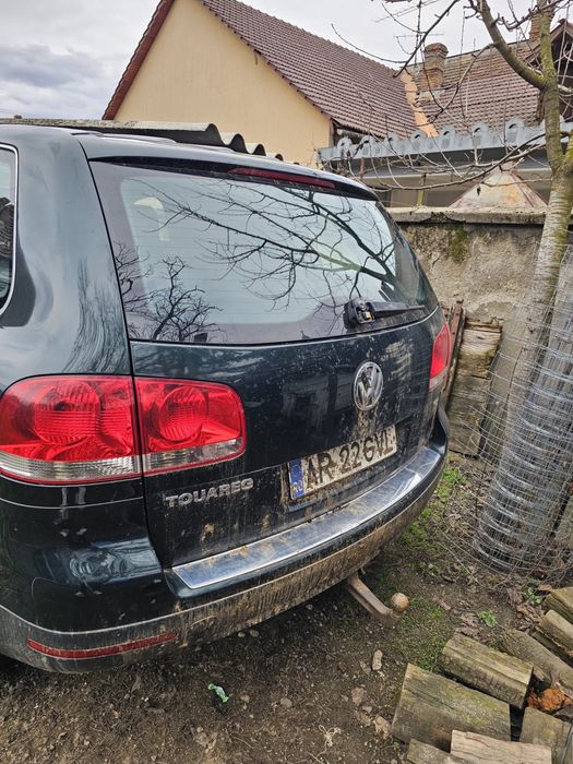 Vand Touareg 2.5 tdi avariat