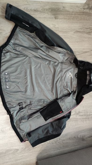 Дамско горнище Revolution Race M size