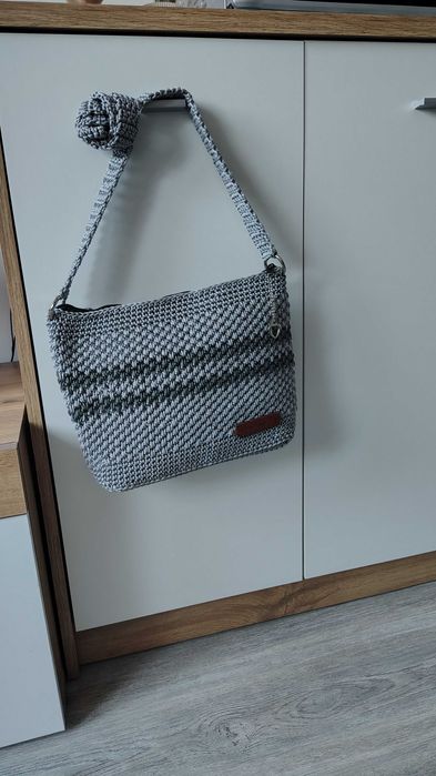 Луксозна плетена ръчно дамска чанта, дълга дръжка и подплата с джоб,