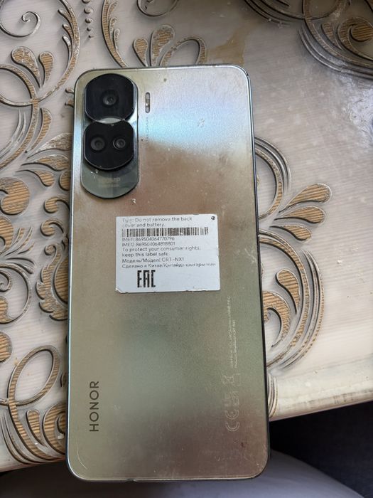 Продам сотовый телефон марки НОNOR 90 Lite