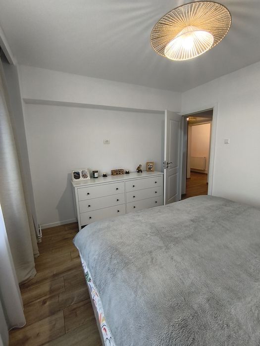 Vând apartament 4 camere Mioveni, renovat total, liber, finisaje deosebite