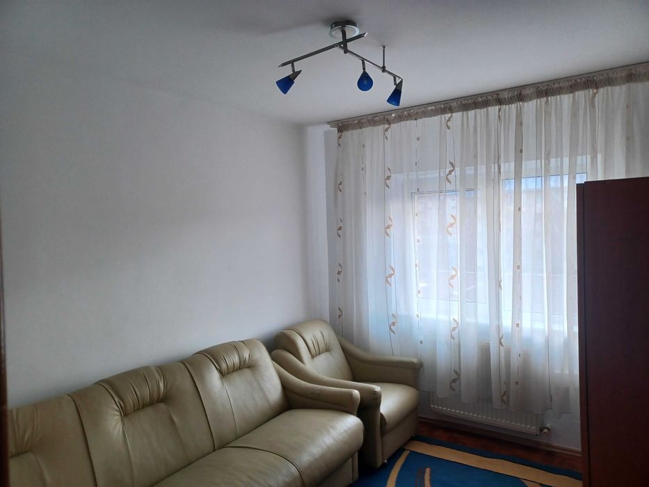 Vand apartament 3 camere