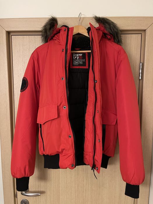 Продавам ново яке SuperDry размер L