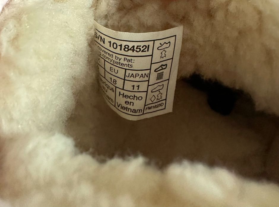 UGG бебешки ботички EU 18 и 20