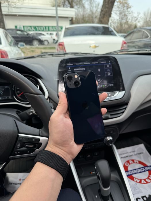 iPhone 13 black 128 Gb