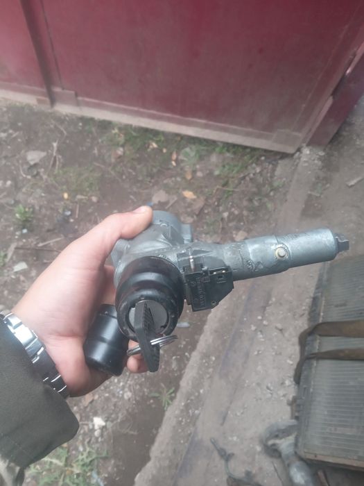 Продам запчасти на 124 мерседес дорест