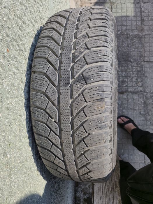 Зимни гуми Semperit 215/65/16 4 броя за 40лв.