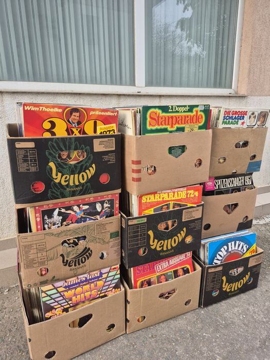 Vând Lot 200LP Discuri Vinil colectie muzica usoara mixta