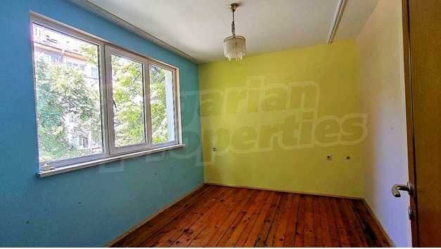 Продавам апартамент