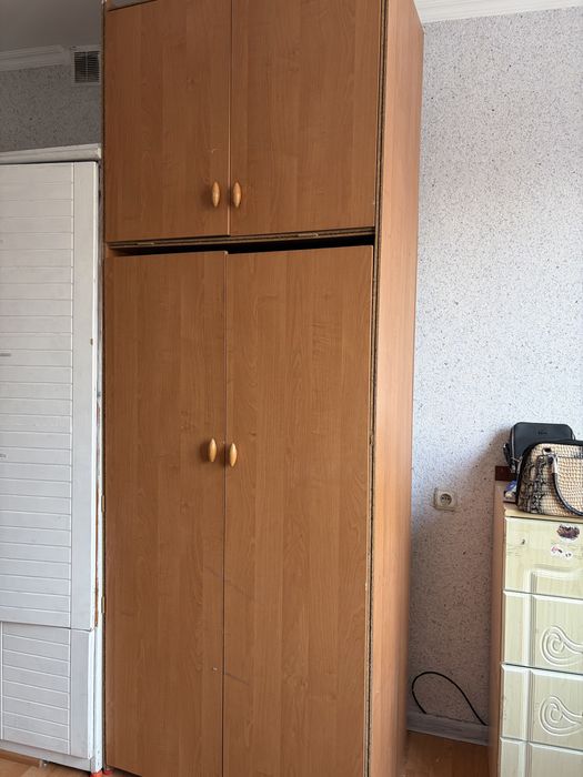 Шкафы диван тумбочка