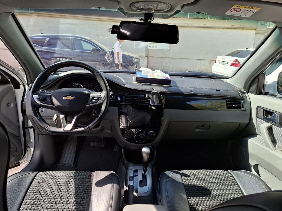 Продаю шевроле джентра. .