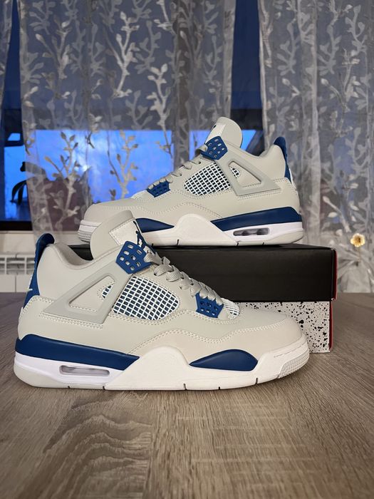 Jordan 4 blue
