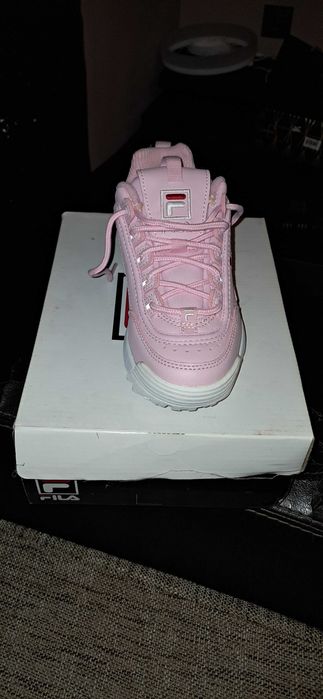 Мратонки фила 32 номер чисто нови!