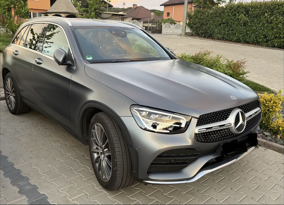 MERCEDES-BENZ Glc