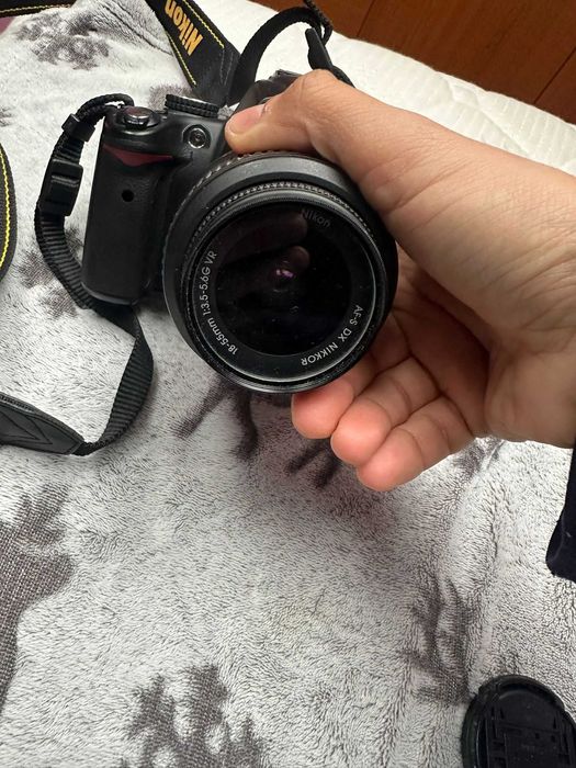 Aparat foto Nikon D5000 Obiectiv 18-55MM VR Cu baterie si incarcator