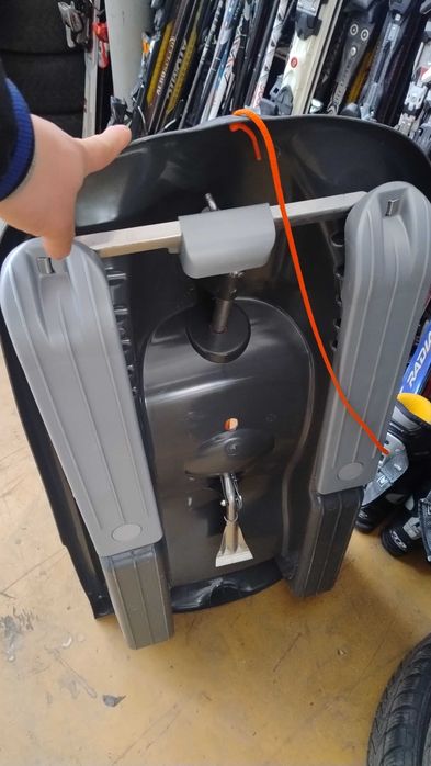 Всякакви модели Ски, обувки и щеки. Внос от Германия