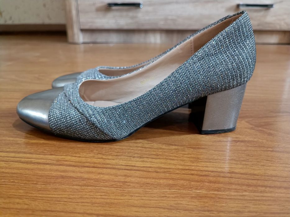 Женские туфельки
