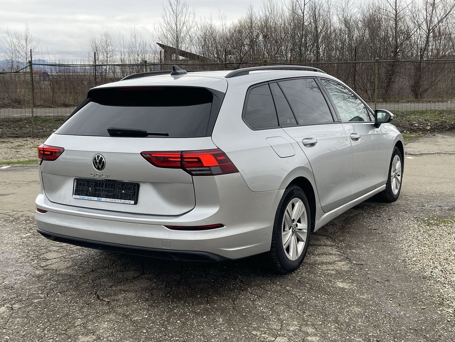 Volkswagen Golf 8 •2021 •Automat •2l Diesel •150 CP