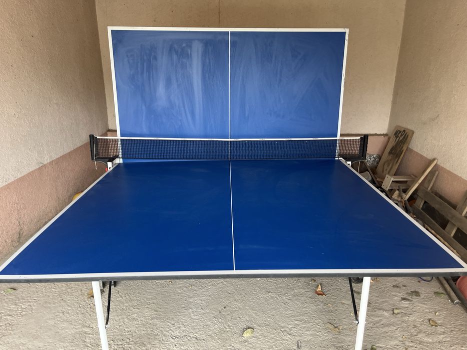 Тенисный стол.