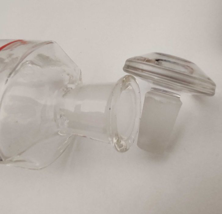 Аптечна вазария, стъклени банки