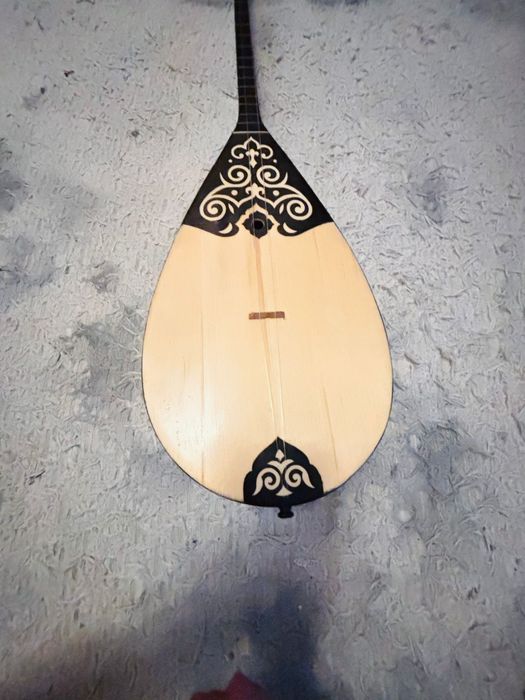 Домбра с футляром