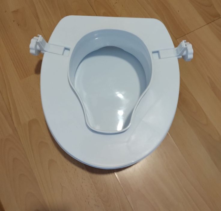 Vand Cadru ,inălțător pentru toaletă și saltea pentru escare