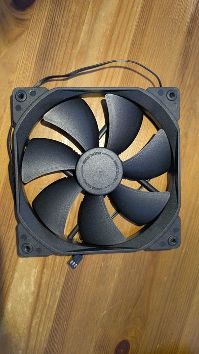 Ventilatoare PC 92/120/140mm (Arctic/Fractal)