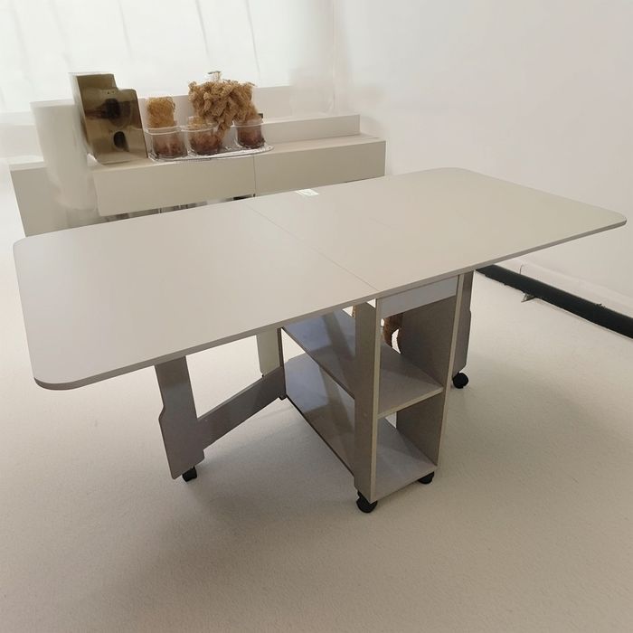 Продаётся раскладной стол