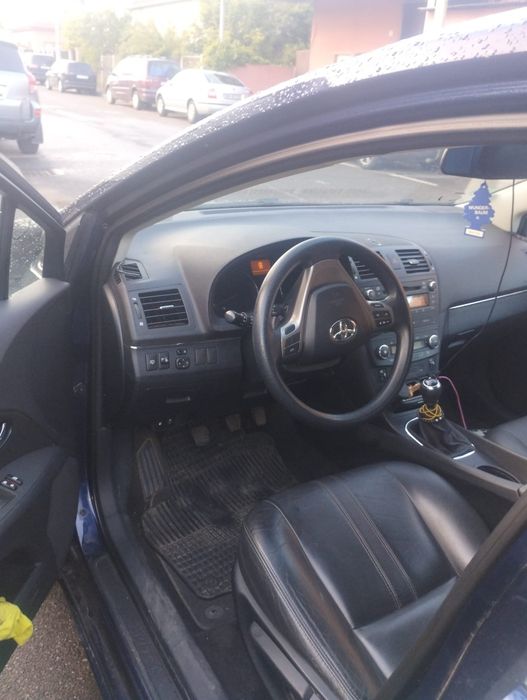 Vând  toyota avensis 2.0 d. din2011