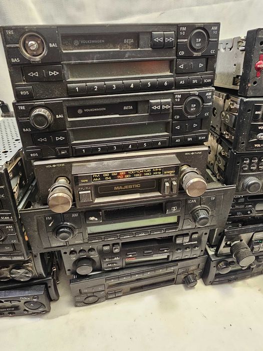 Lot Casetofoane Auto și Radiouri Vechi | Blaupunkt, VW Beta, Grundig, Sony | Piese/Restaurare