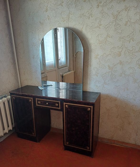 Продается бу мебели и бетонные блоки