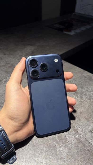 iPhone 17 pro 256 esim