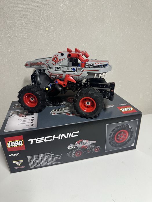 Lego Technic monster truck