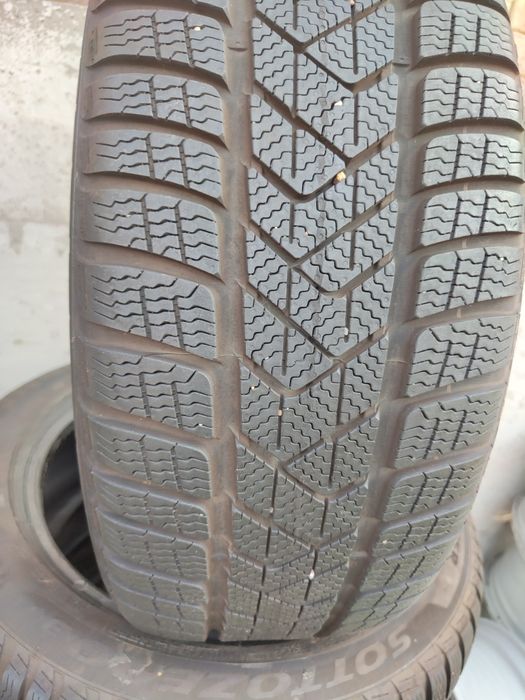 2 бр зимни  225/50/17 Pirelli 25г