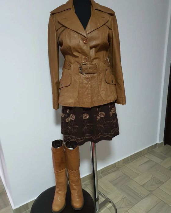 Cizme lungi din piele naturala, comode si practice;