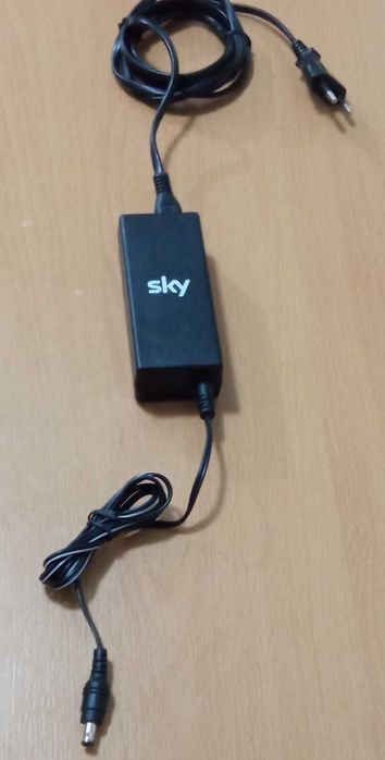 Alimentator DELTA ELECTRONICS 12V  3 .34A cu indicator Led